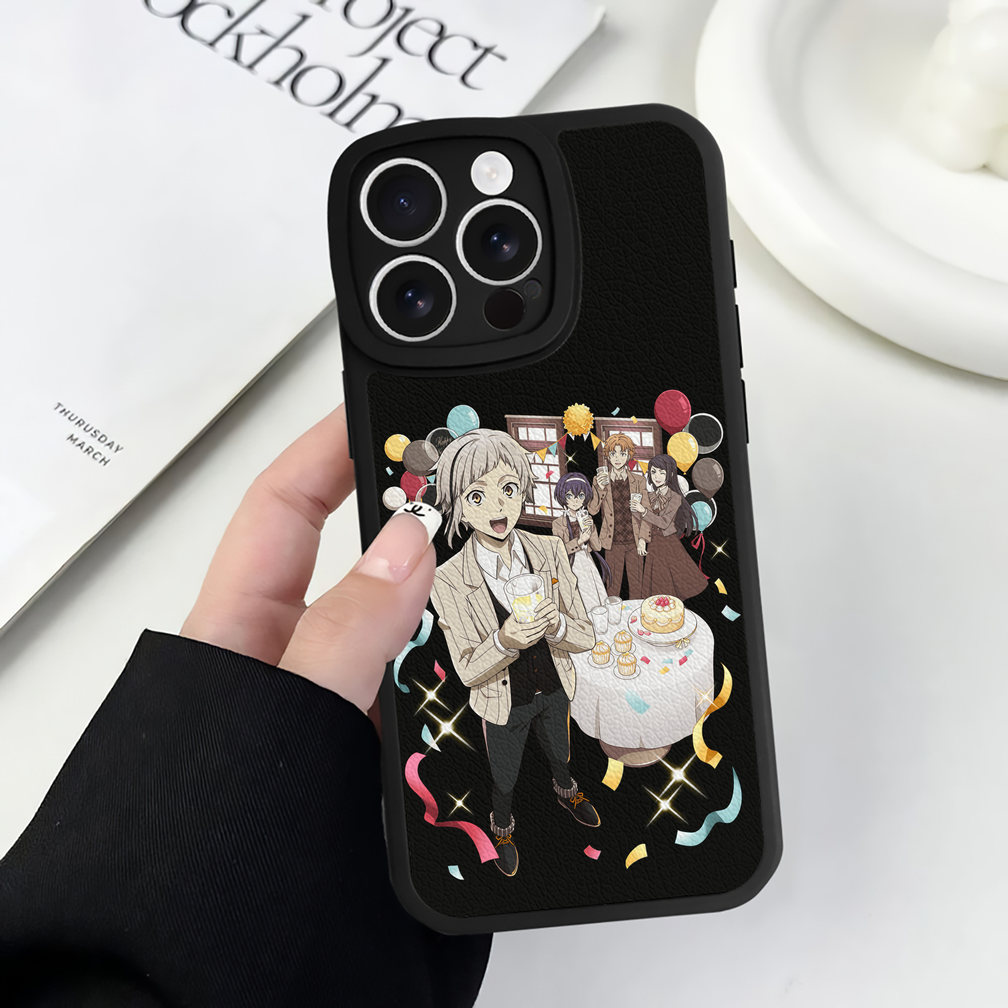 （画像用） 文豪ストレイドッグス Bungo Stray Dogs 【iPhone 16シリーズ対応】シリコンスマホケース（レザー調） 材質：シリコン